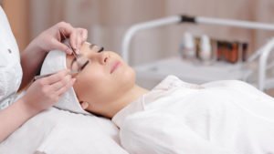 Eyelash Extensions and the All-Day Makeover: Timing Matters